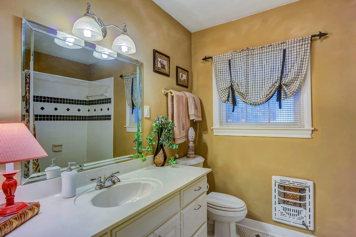 Best Small Bathroom Colors Texas Painting